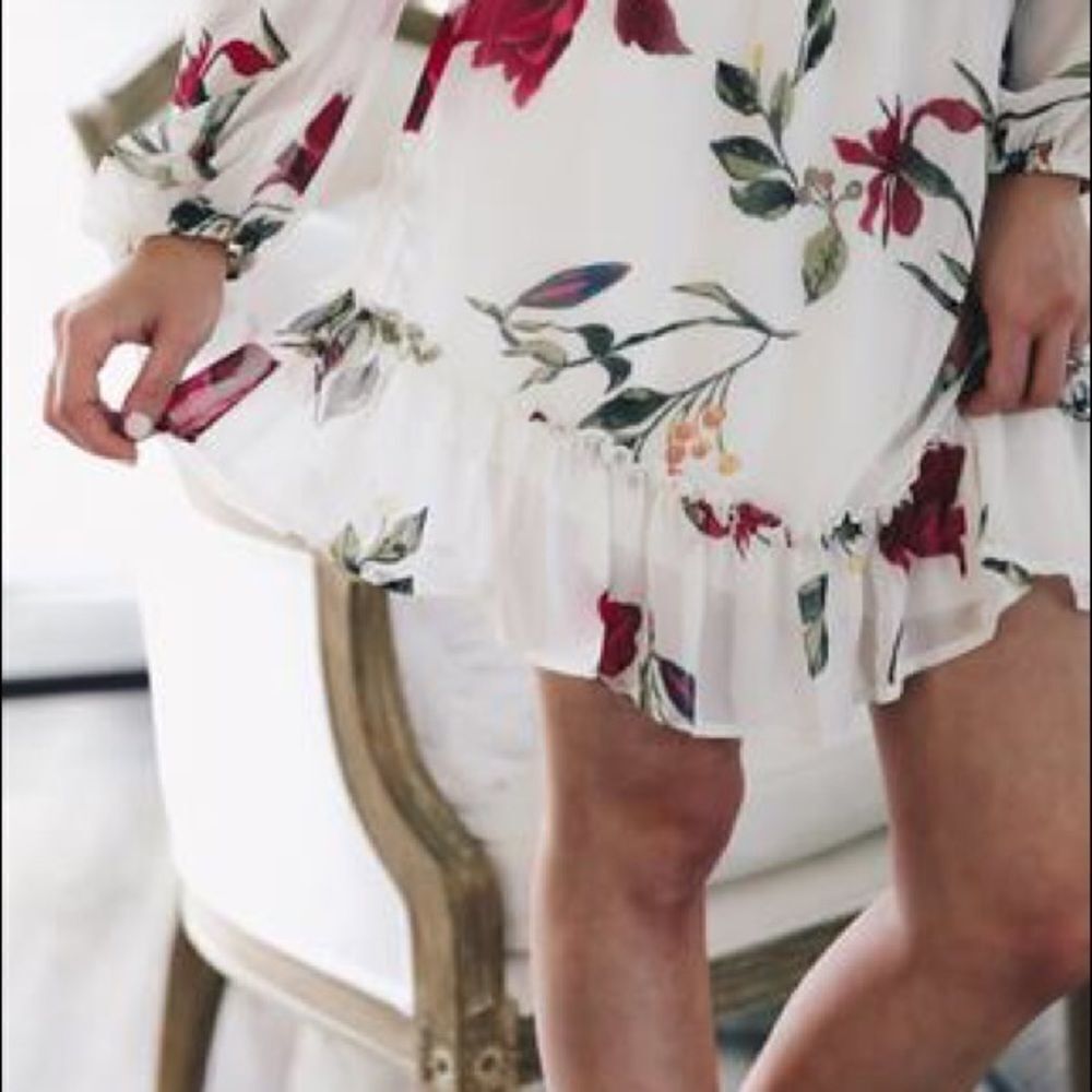 ✨ KATIE FLORAL OFF SHOULDER DRESS ✨ - Picture 3 of 3
